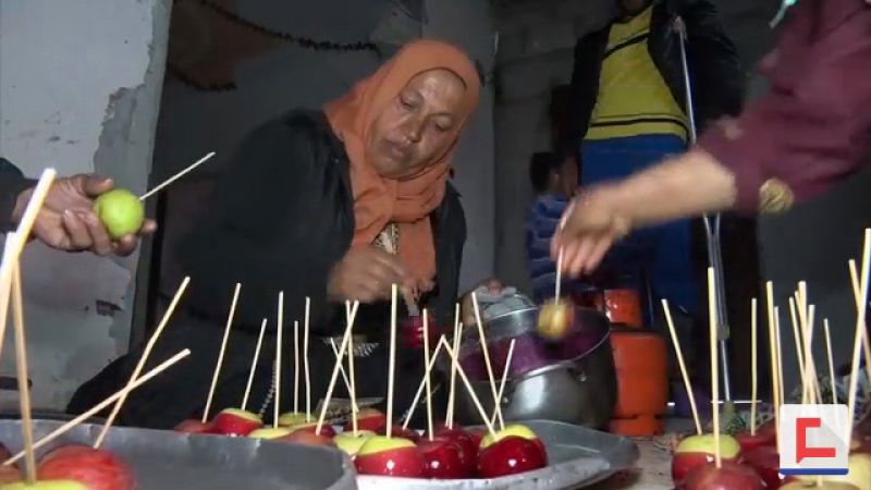 بحلويات العنبر .. عائلة فلسطينية تقاوم جوع الحصار