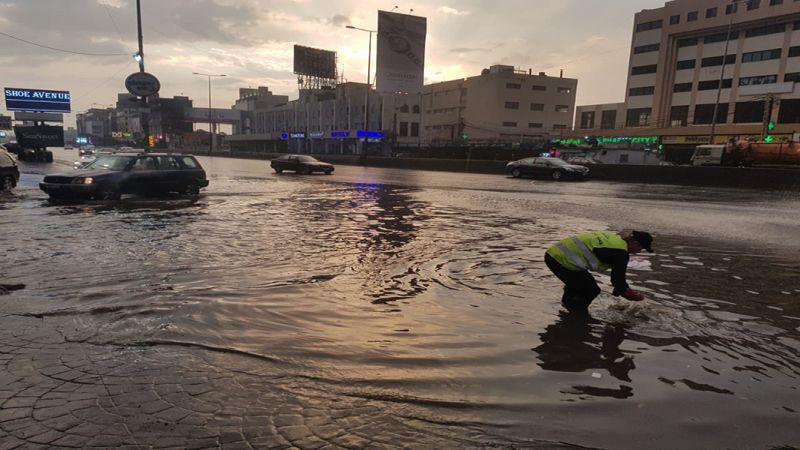 وزارة الاشغال: البدء بتنظيف الطرقات من العوائق والردميات