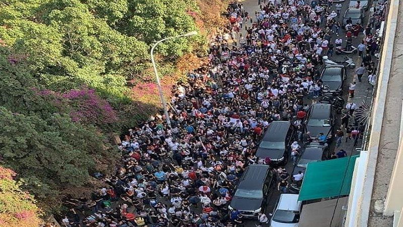 بعد القضاء .. "الحراك" يقاضي السنيورة على طريقته