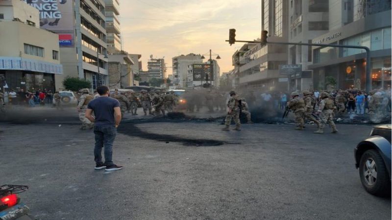 بالفيديو: محازبو القوات يعتدون على أهالي جل الديب 