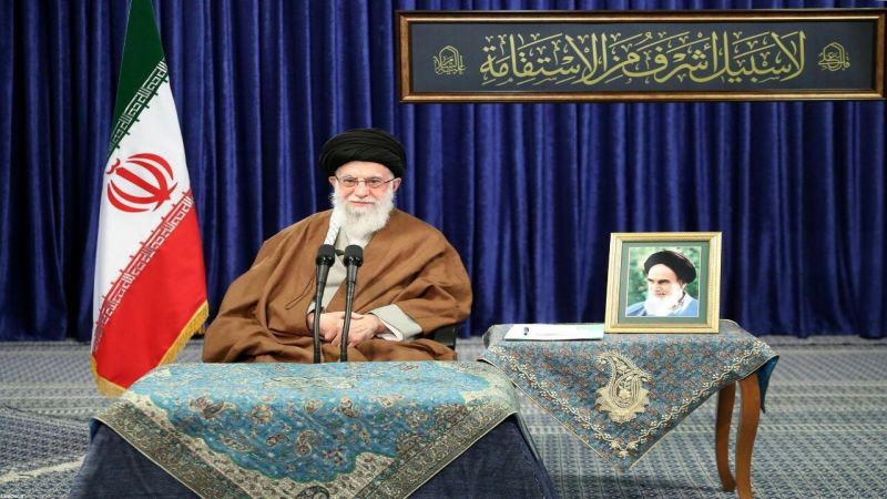 الإمام الخامنئي: قادرون على تحقيق طفرة في الإنتاج