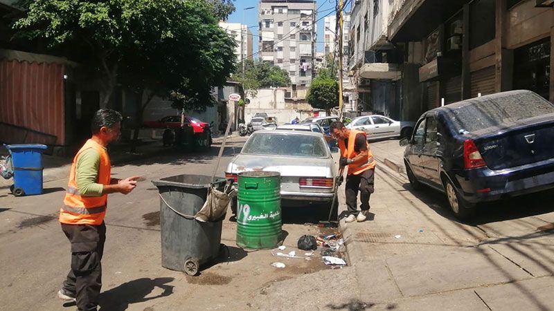 النفايات تتراكم في المخيمات الفلسطينية.. &quot;الأونروا&quot; تتقاعس وبلدية الغبيري تدفع الثمن