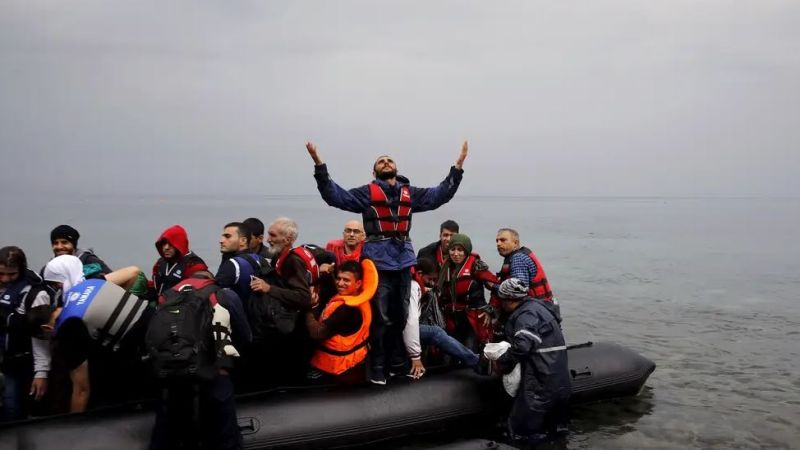 استفيقوا أيها المراهنون على الغرب!