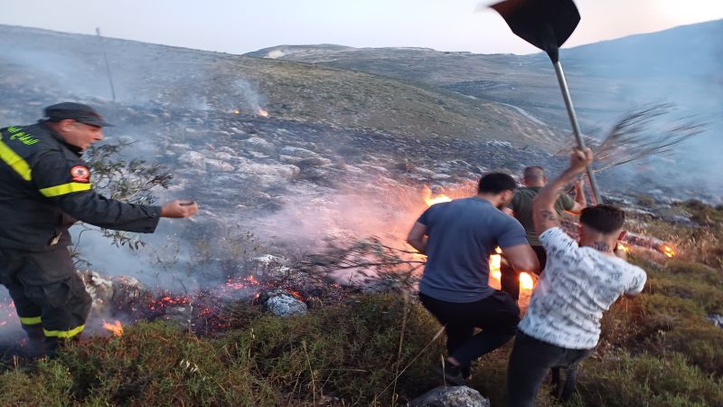 فيديو.. القصف الصهيوني يتسبّب بحريق بلدتي الدلافة وبرغز&nbsp;