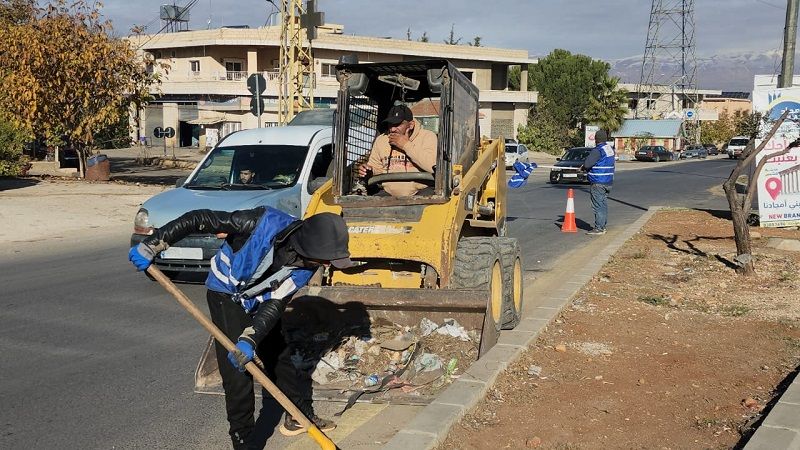 بالصور| اتحاد بلديات بعلبك يواصل حملة إزالة الأتربة والردميات