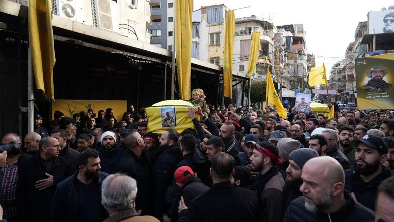 بالصور| تشييع الشهيدين علي أبي حيدر ومحمد حيدر في روضة الحوراء زينب (ع)