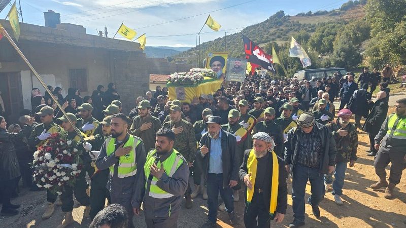 بالصور| حزب الله وأهالي بلدة الجوبانية يشيّعون الشهيد السعيد علي رباح&nbsp;