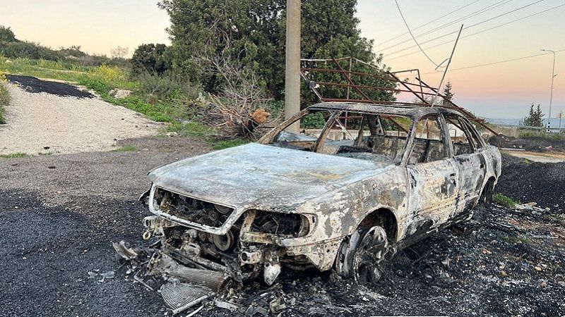 فلسطين المحتلة| مستوطنون يحرقون عددًا من المركبات الفلسطينية في قرية أم صفا شمال غرب رام الله